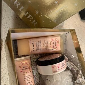 Perlier Miele Cherry blossom Gift Set in gorgeous gold box BRAND NEW gift set !!
